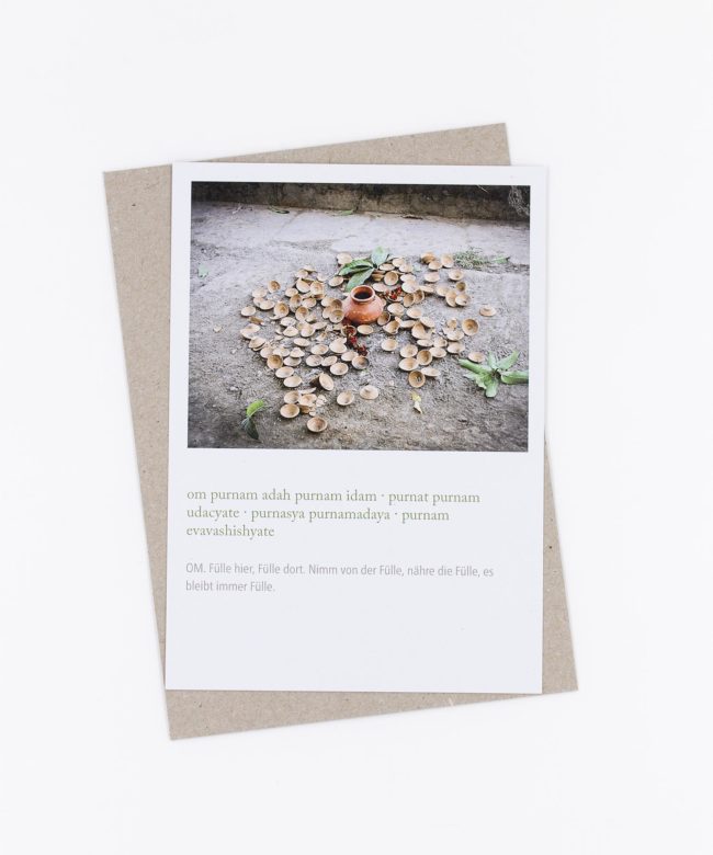 Mantra Postkarte Purnam Adah